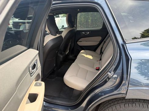 Used 2026 Volvo XC60 B5 Plus AWD/4WD image 7