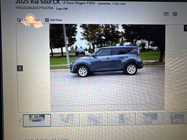 Used 2025 Kia Soul LX w/ LX Technology Package FWD image 3