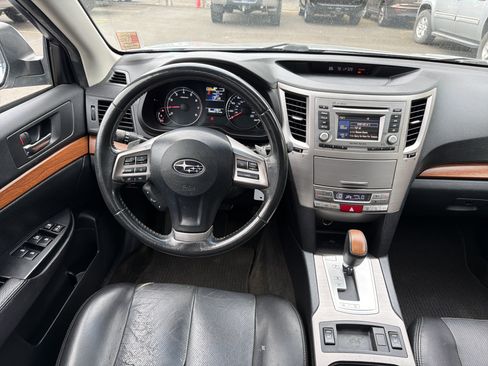 Used 2013 Subaru Outback 2.5i Limited w/ Moonroof Pkg AWD/4WD image 10