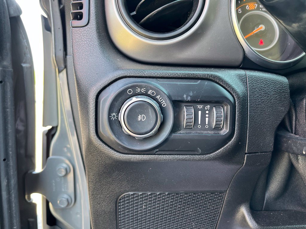 Used 2019 Jeep Wrangler Unlimited Sport S AWD/4WD image 18