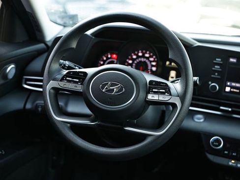 Used 2023 Hyundai Elantra SEL w/ Preferred Accessory Package image 25