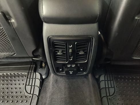 Used 2018 Jeep Grand Cherokee Limited AWD/4WD image 24
