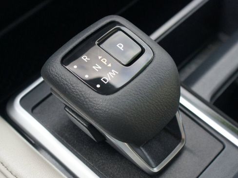 Used 2024 Nissan Pathfinder SL image 12