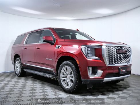 Used 2021 GMC Yukon XL Denali w/ LPO, Illumination Package image 1