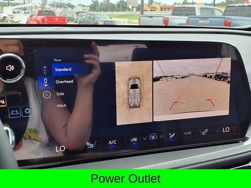New 2026 Chevrolet Traverse LT w/ Driver Confidence Package FWD image 9