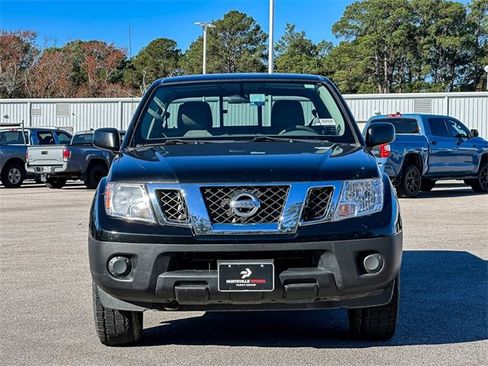 Used 2019 Nissan Frontier SV image 3