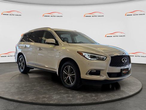 Used 2019 INFINITI QX60 Luxe w/ Essential Package image 44