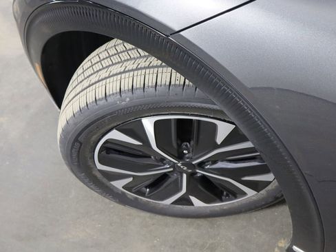 Used 2022 Kia EV6 Wind image 44