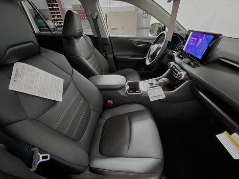 New 2024 Toyota RAV4 Limited image 32