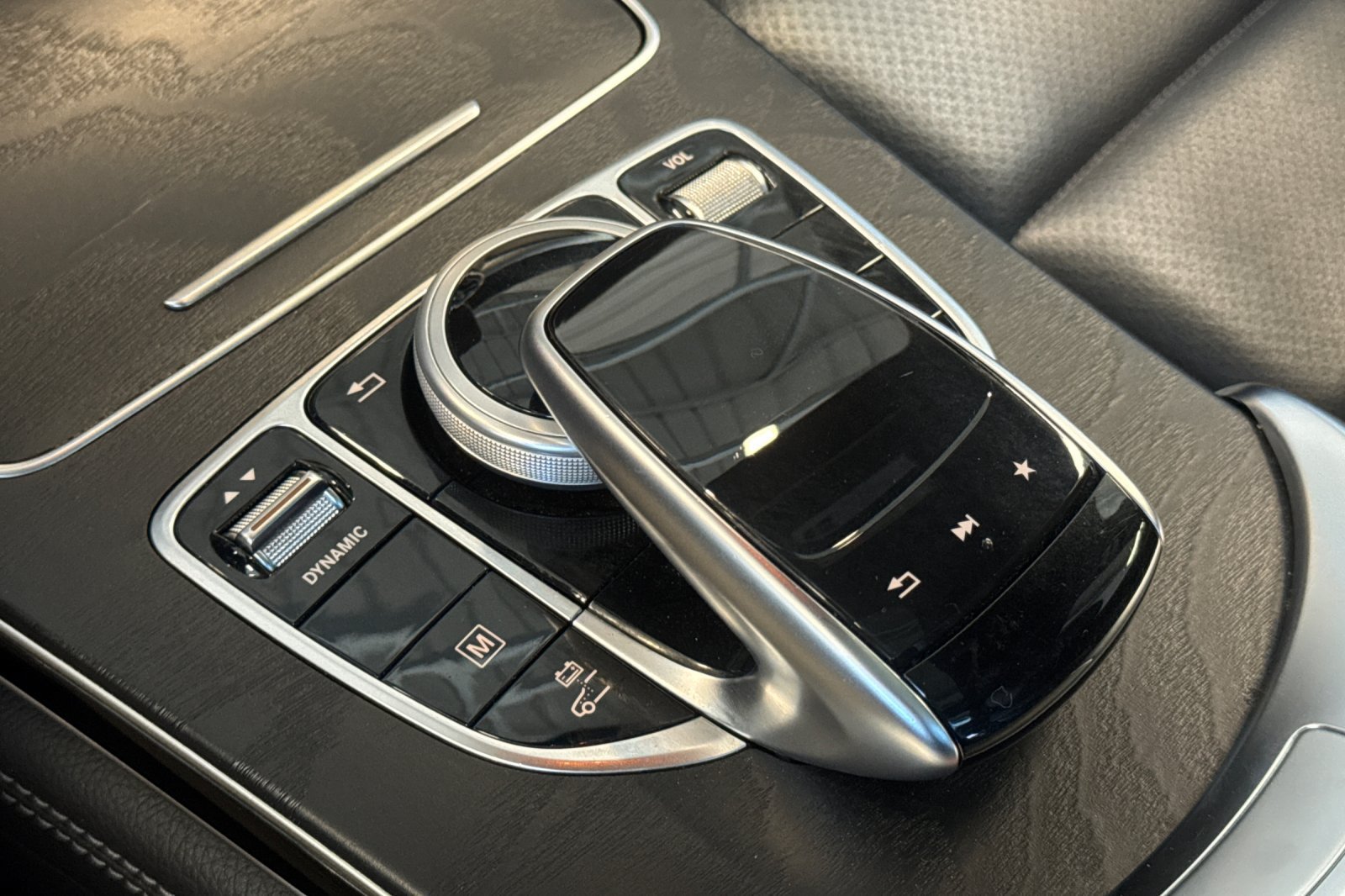 Used 2018 Mercedes-Benz GLC 350e 4MATIC image 29