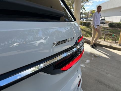 Used 2024 BMW X7 xDrive40i w/ Executive Package image 19