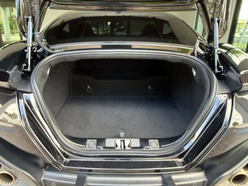 Used 2021 Ferrari Roma RWD image 38