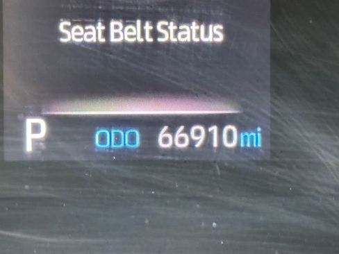 Used 2022 Toyota Highlander LE image 36