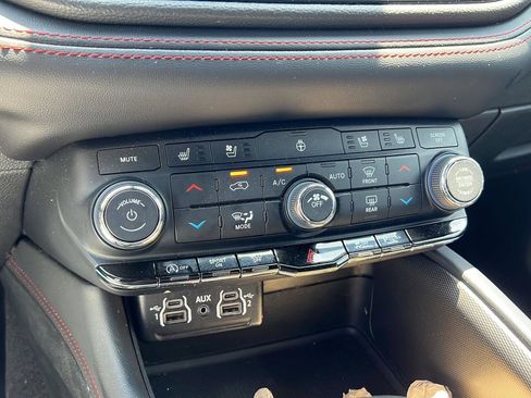 Used 2024 Dodge Durango GT AWD/4WD image 19