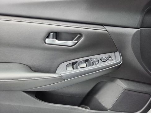 Used 2024 Nissan Sentra SV FWD image 23