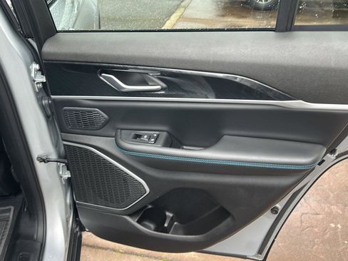 Used 2024 Jeep Grand Cherokee Trailhawk image 23