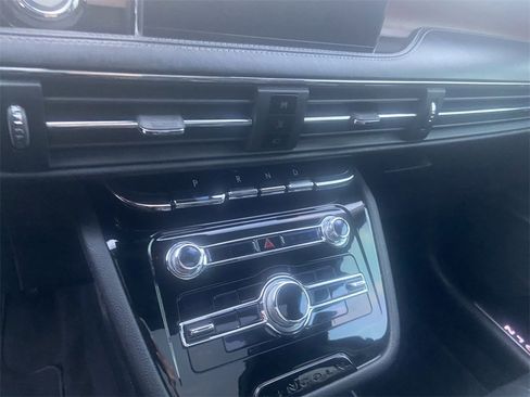 Used 2020 Lincoln Corsair Reserve image 18