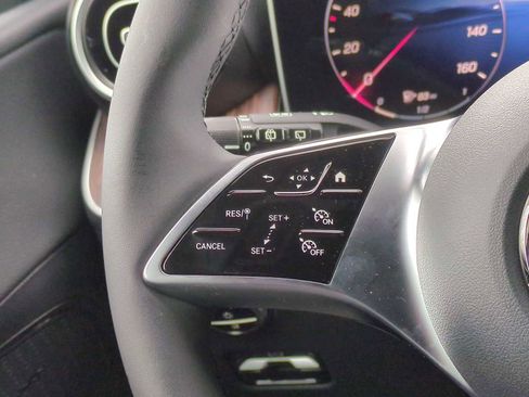 Used 2025 Mercedes-Benz GLC 300 4MATIC image 24