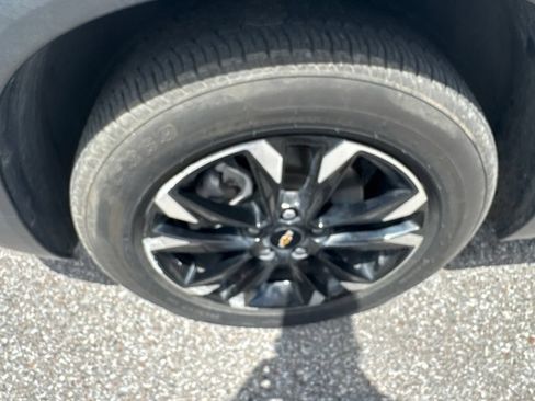 Used 2023 Chevrolet TrailBlazer LT w/ Convenience Package FWD image 8