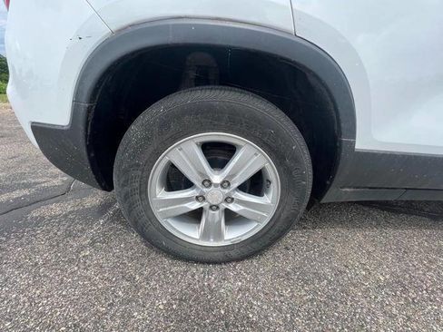 Used 2017 Chevrolet Trax LT w/ LT Convenience Package FWD image 14