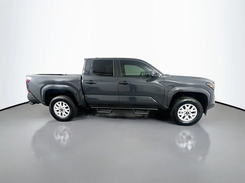 Used 2025 Toyota Tacoma SR5 AWD/4WD image 4