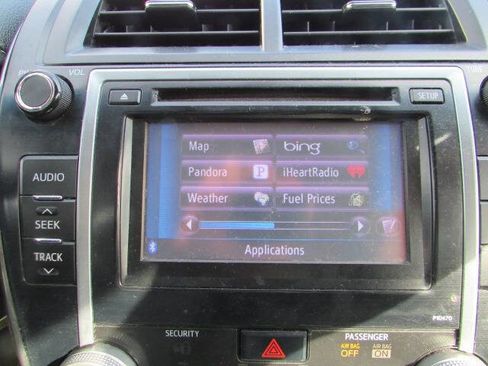 Used 2014 Toyota Camry SE image 18