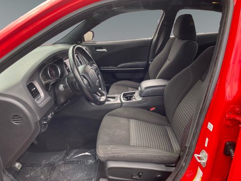 Used 2023 Dodge Charger SXT RWD image 9