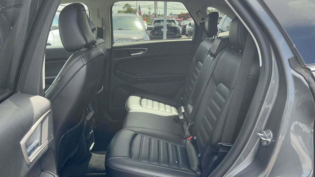 Used 2024 Ford Edge SEL AWD/4WD image 13