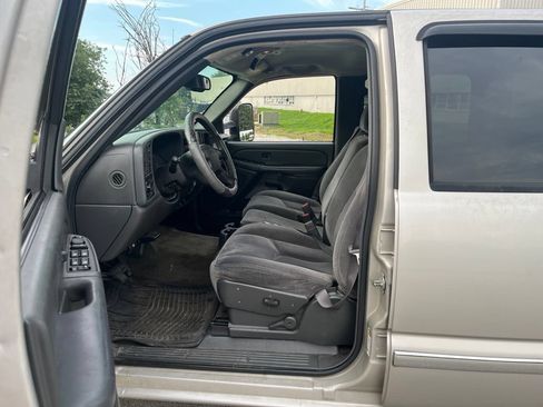 Used 2005 GMC Sierra 2500 SLE w/ Heavy-Duty Power Package AWD/4WD image 6
