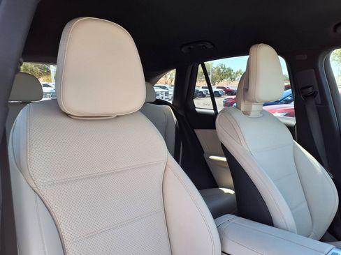 Used 2024 Mercedes-Benz GLC 300 image 12