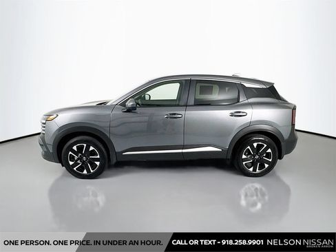 Certified 2025 Nissan Kicks SV AWD/4WD image 8