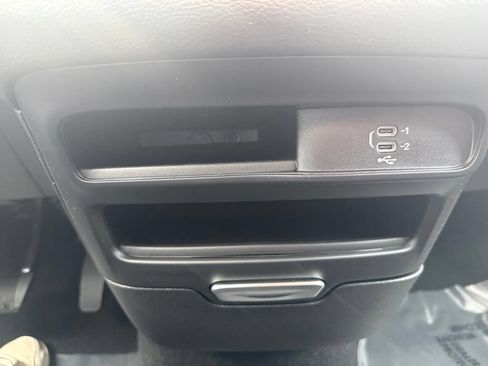 New 2027 Chrysler Pacifica Select AWD/4WD image 35