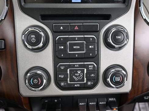 Used 2015 Ford F250 Lariat w/ Lariat Ultimate Package image 17