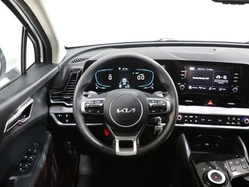 Used 2023 Kia Sportage LX AWD/4WD image 14