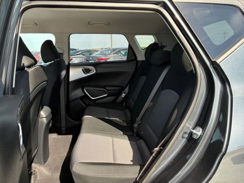 Used 2025 Kia Soul LX w/ LX Technology Package image 23