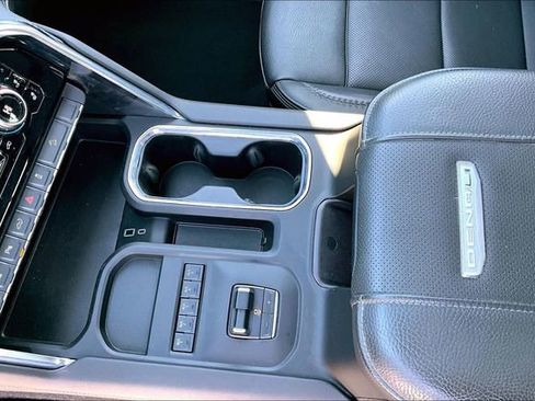 Used 2025 GMC Sierra 3500 Denali w/ Denali Reserve Package image 19