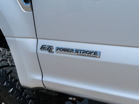 Used 2017 Ford F250 Lariat w/ Lariat Value Package image 27