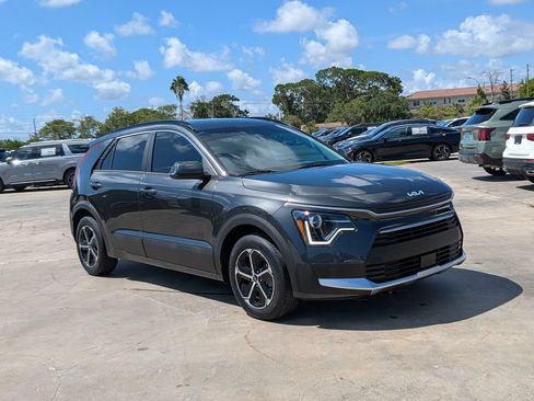 Certified 2024 Kia Niro EX FWD image 2