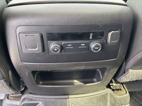 Used 2018 Chevrolet Suburban LT AWD/4WD image 13