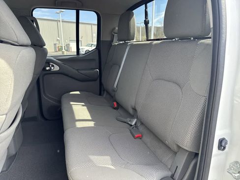 Used 2021 Nissan Frontier SV w/ Midnight Edition Floor Mats image 21