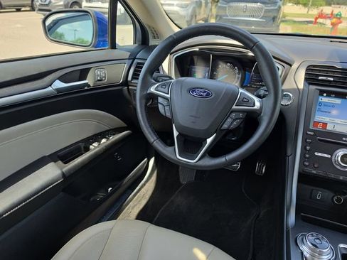 Used 2018 Ford Fusion Titanium FWD image 9