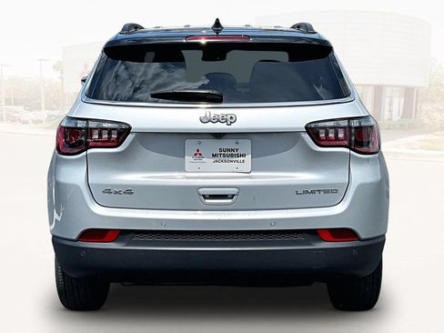 Used 2025 Jeep Compass Limited AWD/4WD image 5
