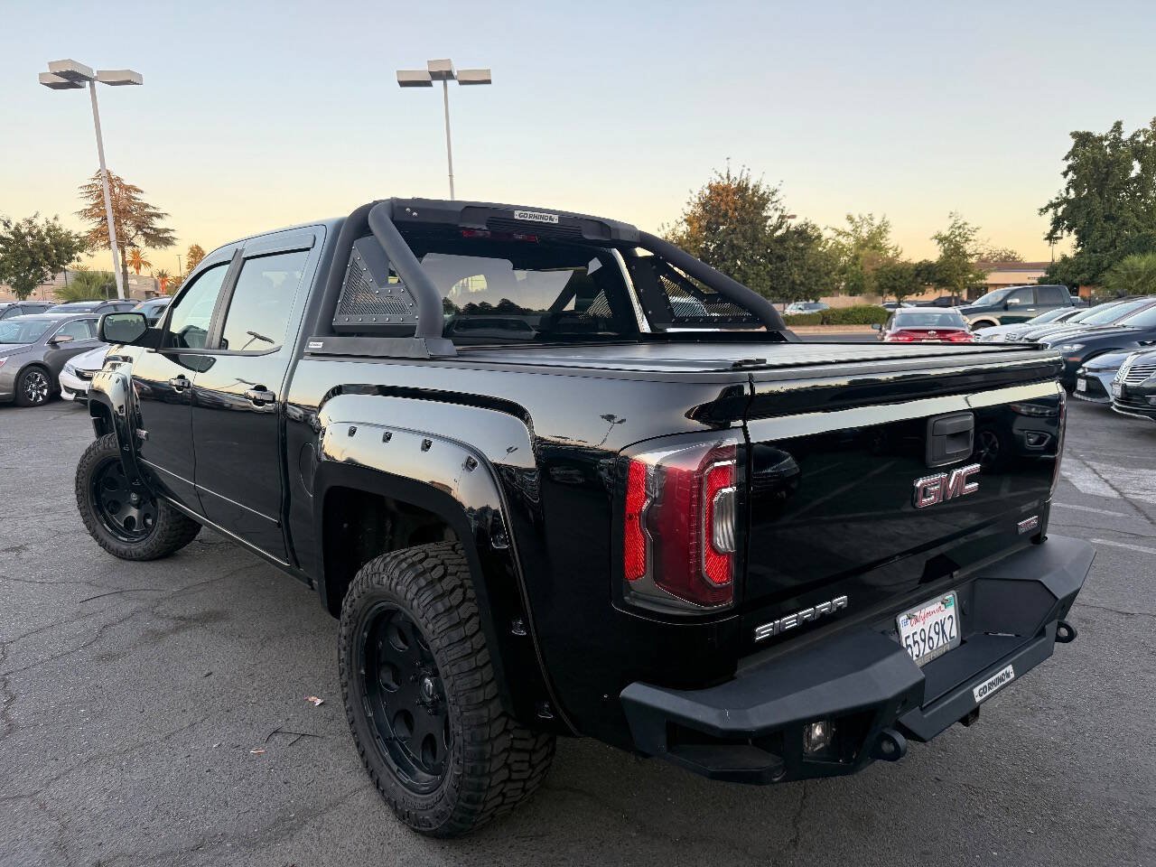 Used 2018 GMC Sierra 1500 SLT w/ All Terrain X Package AWD/4WD image 5
