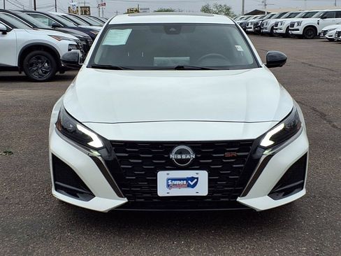 Used 2024 Nissan Altima 2.0 SR FWD image 3