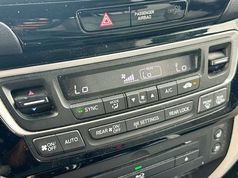 Used 2016 Honda Pilot Elite image 18