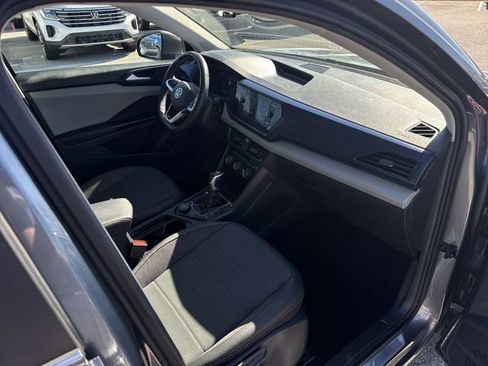 Used 2024 Volkswagen Taos SE w/ Panoramic Sunroof Package image 28