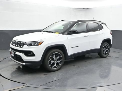 Used 2025 Jeep Compass Limited AWD/4WD image 7