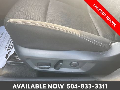 Used 2025 Nissan Rogue SV AWD/4WD image 26