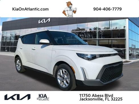 Used 2025 Kia Soul LX w/ LX Technology Package FWD image 1