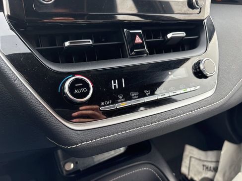 Used 2022 Toyota Corolla SE image 25